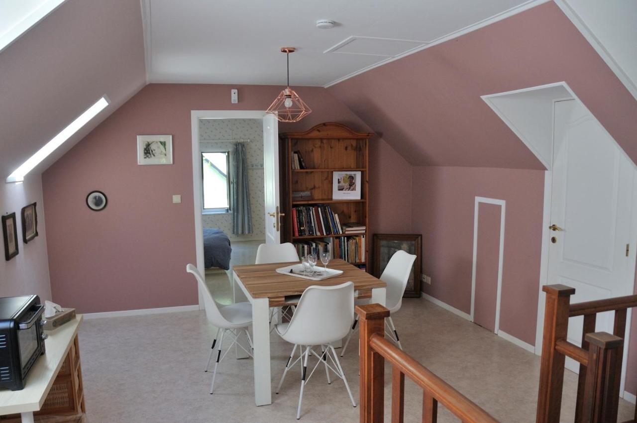 Suite Familiale Avec 2 Chambres Dans Une Villa - Quartier Vert Et Boise - 5 Kms De Namur Bagian luar foto