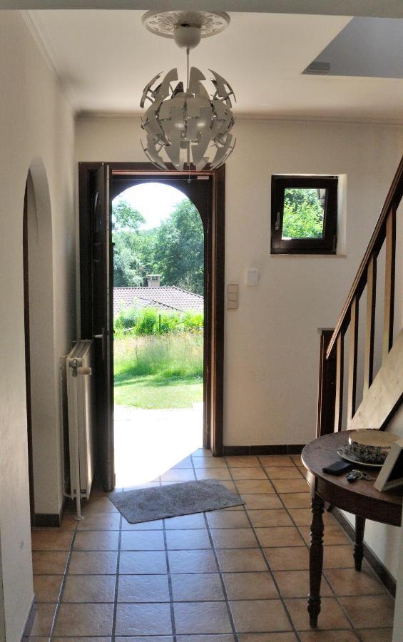 Suite Familiale Avec 2 Chambres Dans Une Villa - Quartier Vert Et Boise - 5 Kms De Namur Bagian luar foto