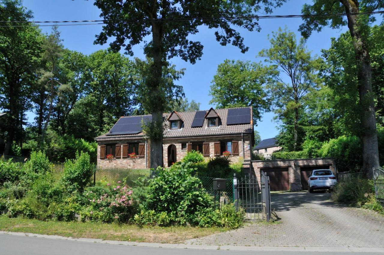 Suite Familiale Avec 2 Chambres Dans Une Villa - Quartier Vert Et Boise - 5 Kms De Namur Bagian luar foto