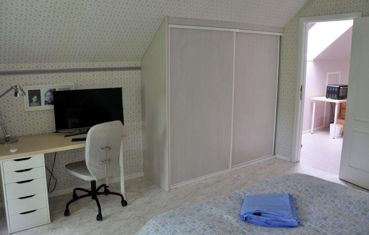 Suite Familiale Avec 2 Chambres Dans Une Villa - Quartier Vert Et Boise - 5 Kms De Namur Bagian luar foto