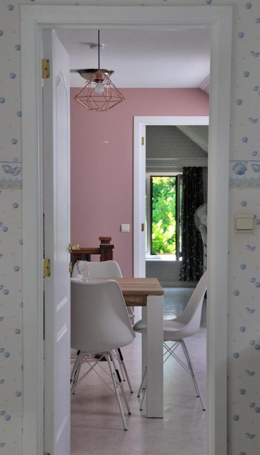 Suite Familiale Avec 2 Chambres Dans Une Villa - Quartier Vert Et Boise - 5 Kms De Namur Bagian luar foto